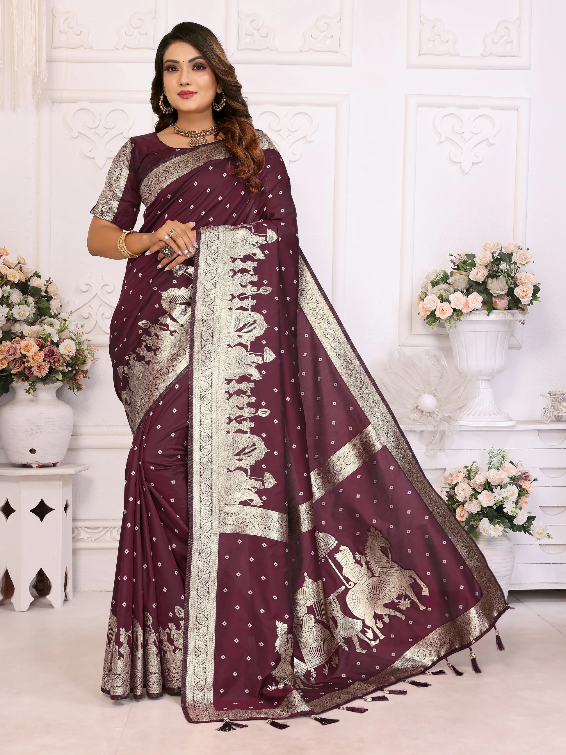 MoonPalav Traditional Indian Saree with Intricate Zari Design Moonpalav
