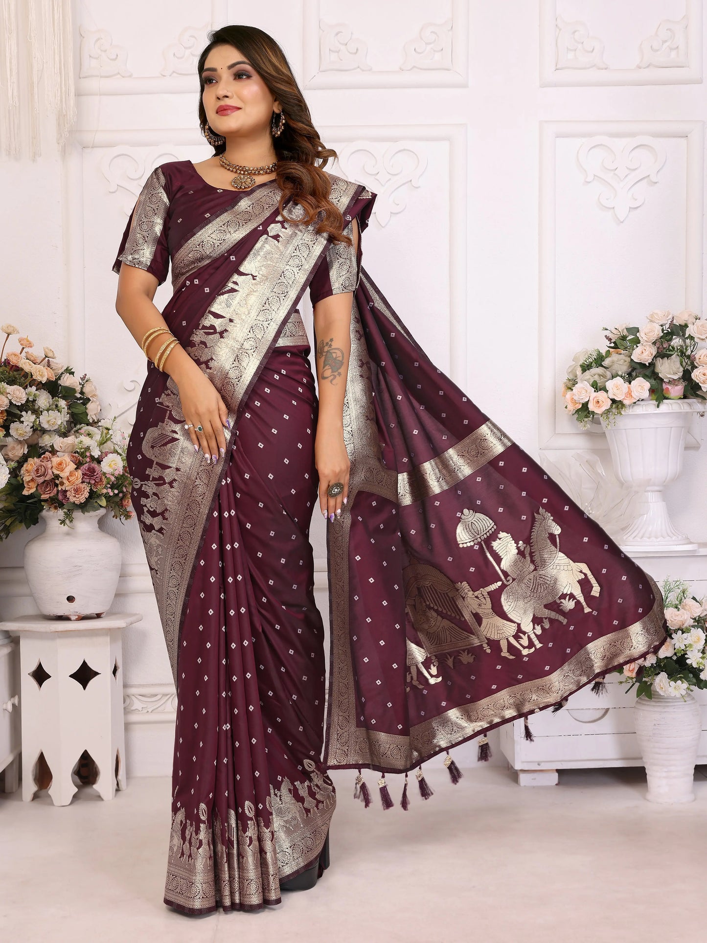MoonPalav Traditional Indian Saree with Intricate Zari Design Moonpalav
