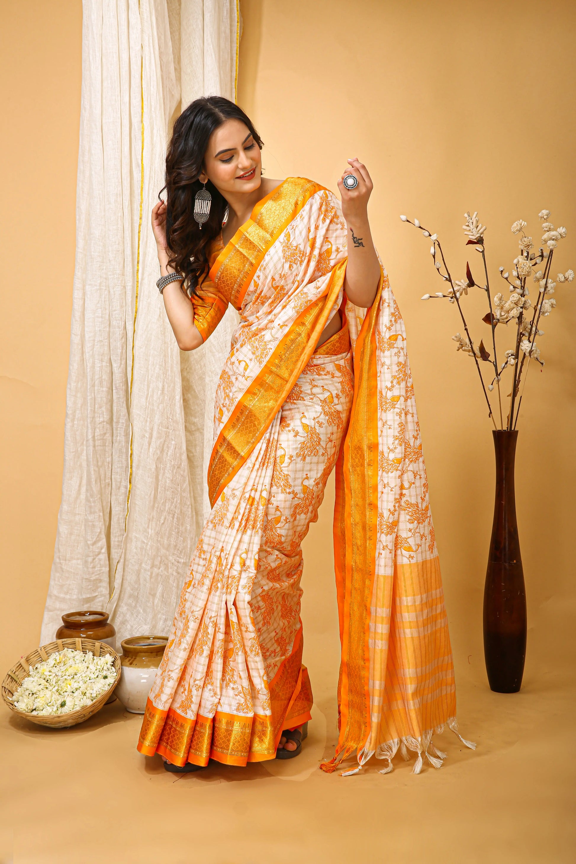 MoonPalav Elegant Yellow Dola Silk Saree Moonpalav