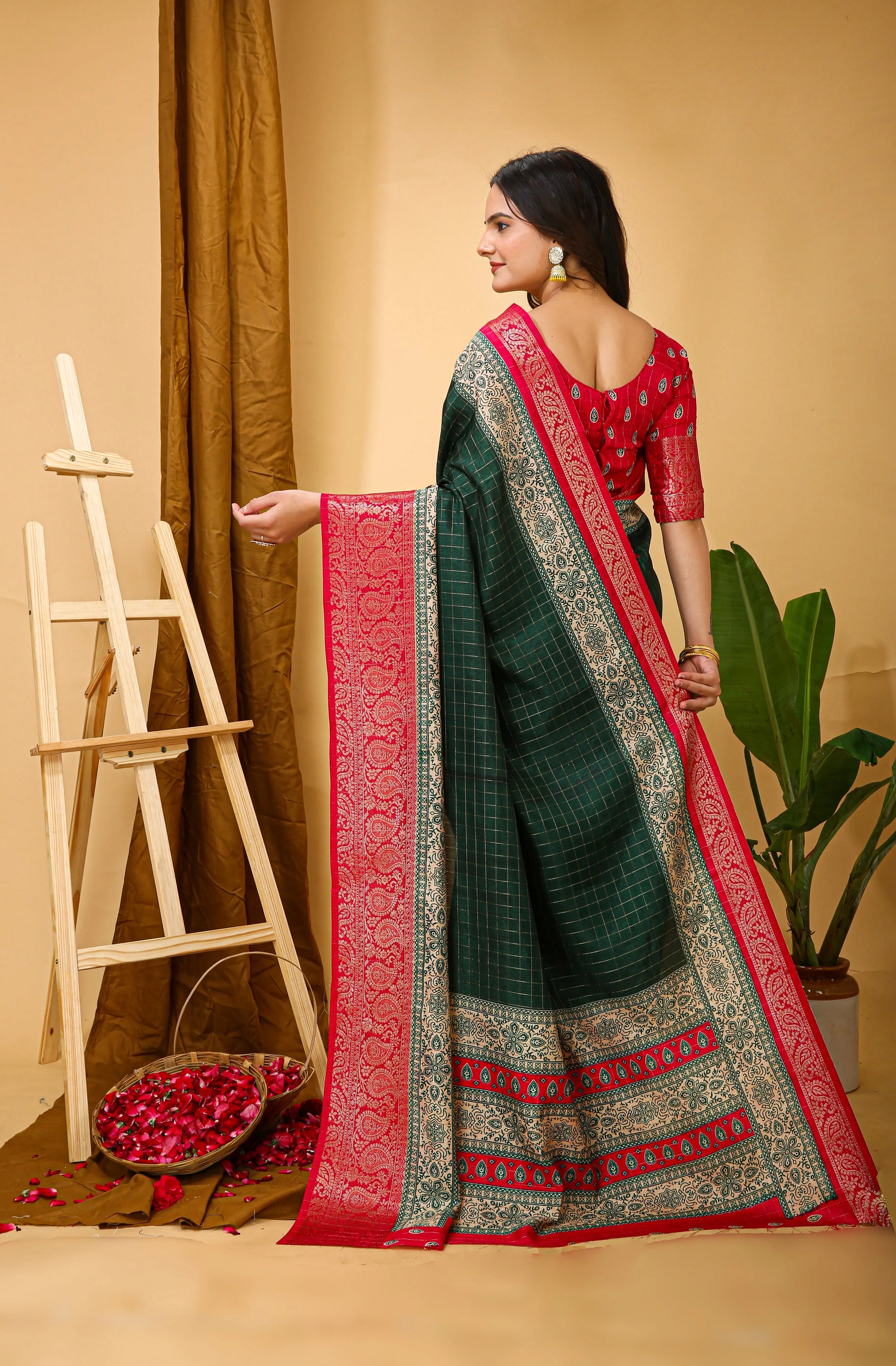 MoonPalav Elegant Green Dola Silk Saree with Red Accents Moonpalav