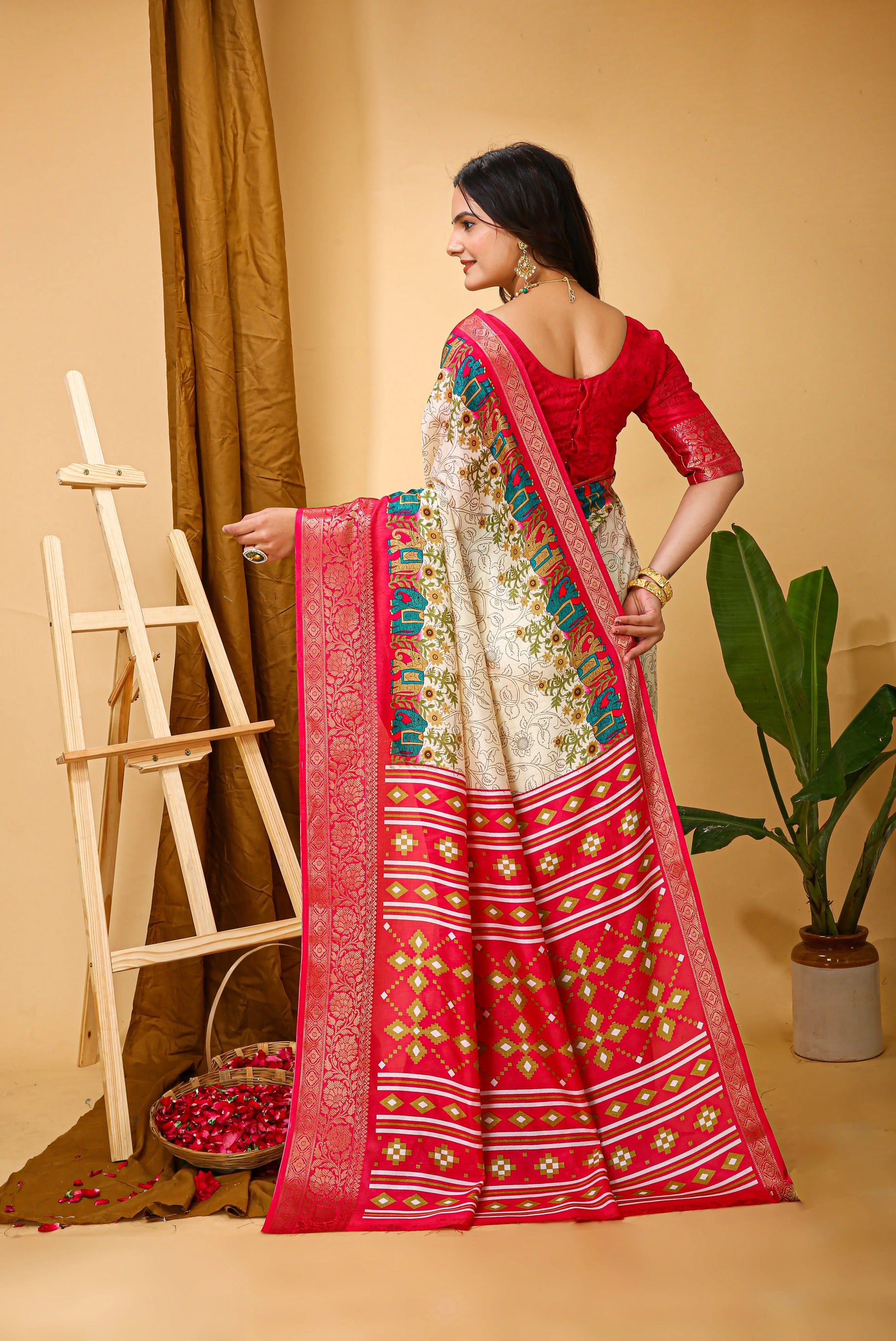 MoonPalav Classic Dola Silk Saree for Wedding Moonpalav