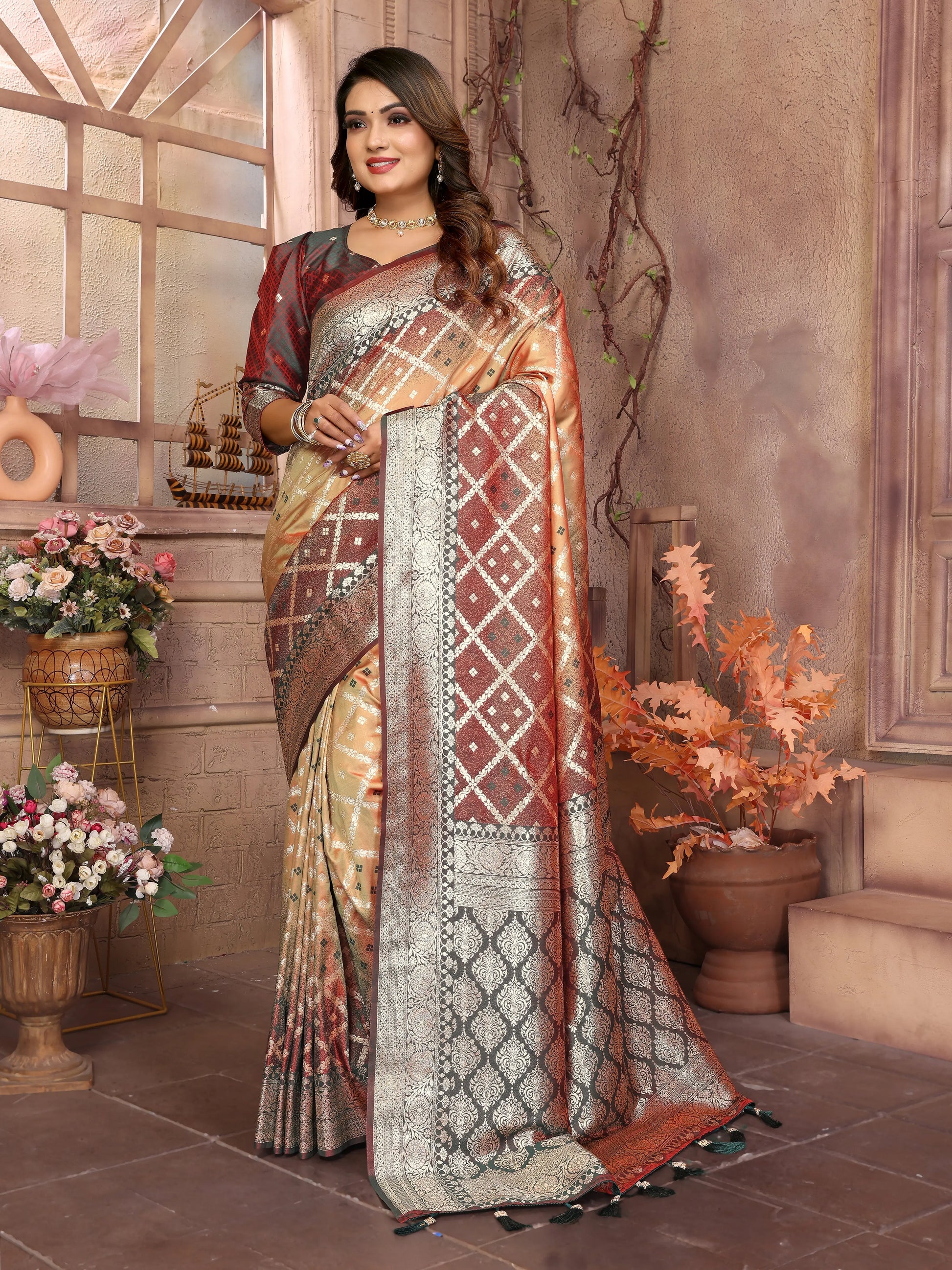 MoonPalav Opulent Silk Saree with Intricate Design Moonpalav
