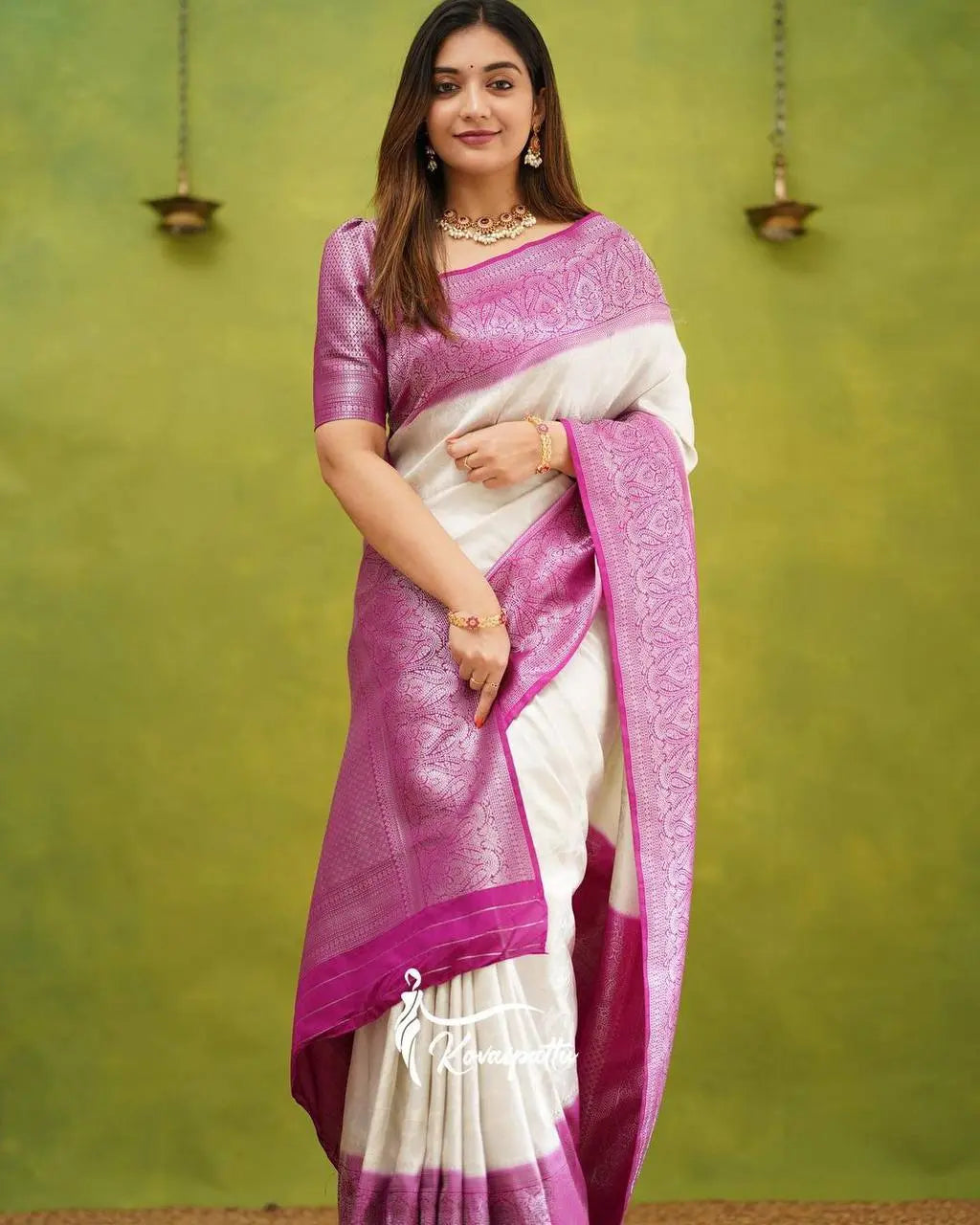 MoonPalav White and Pink Banarasi Silk Saree Moonpalav